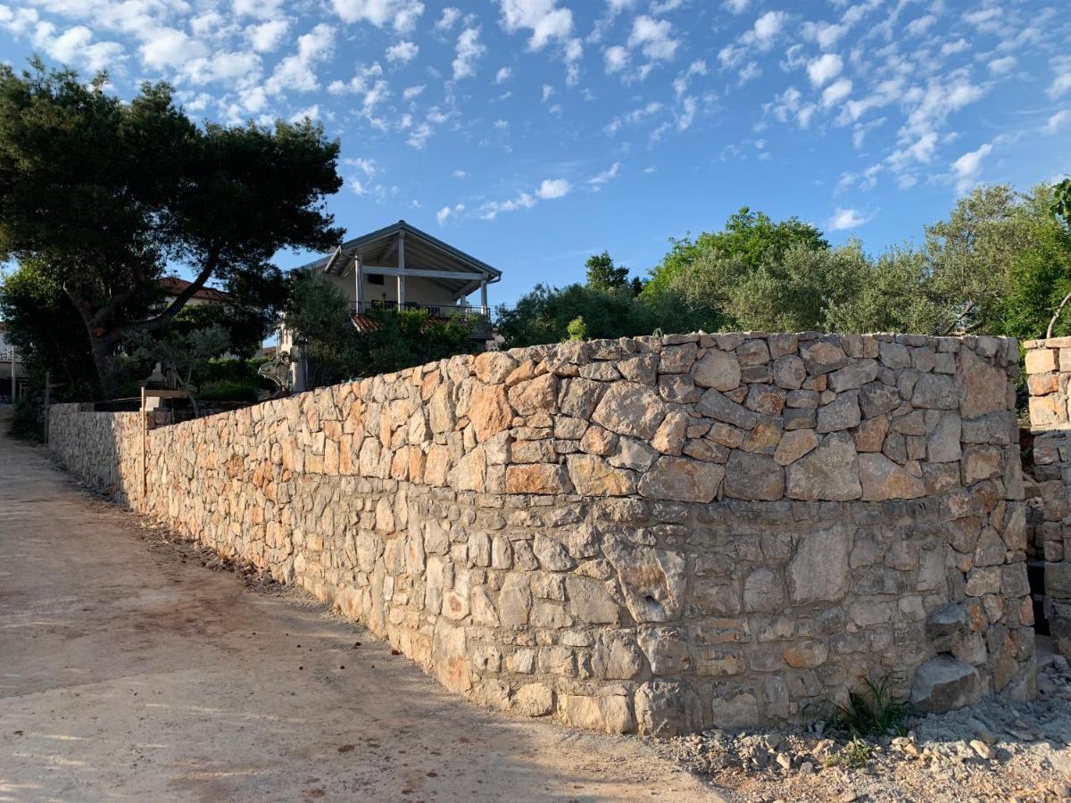 Lili Apartments, Sv Dunata 18 Kornic Bagian luar foto