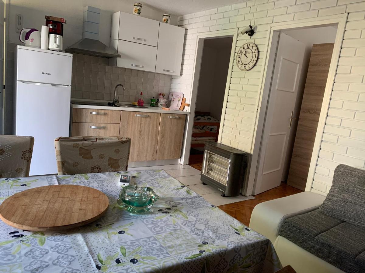 Lili Apartments, Sv Dunata 18 Kornic Bagian luar foto