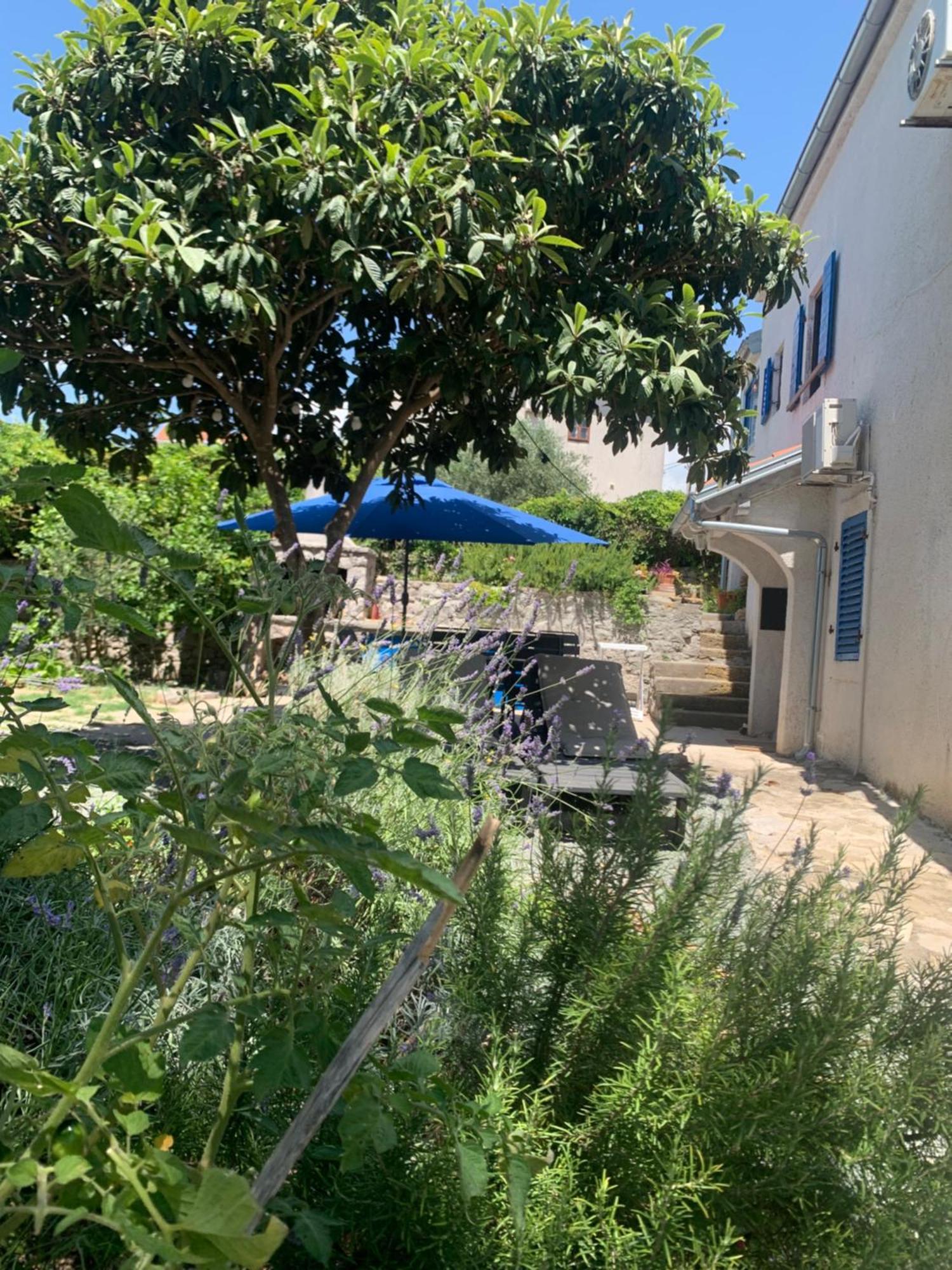 Lili Apartments, Sv Dunata 18 Kornic Bagian luar foto