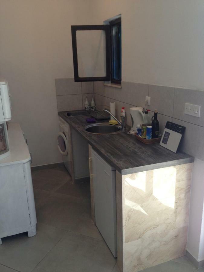 Lili Apartments, Sv Dunata 18 Kornic Bagian luar foto